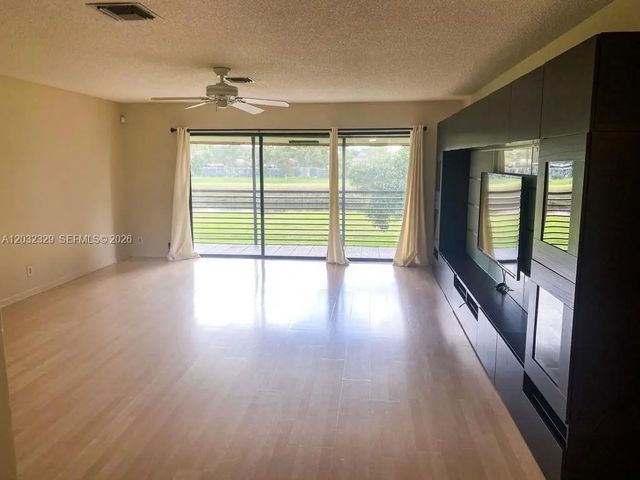 3 of 27 - 125 S Laurel Drive #506, Margate, FL