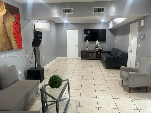 5 of 12 - 5808 Nw 20th Street, Margate, FL