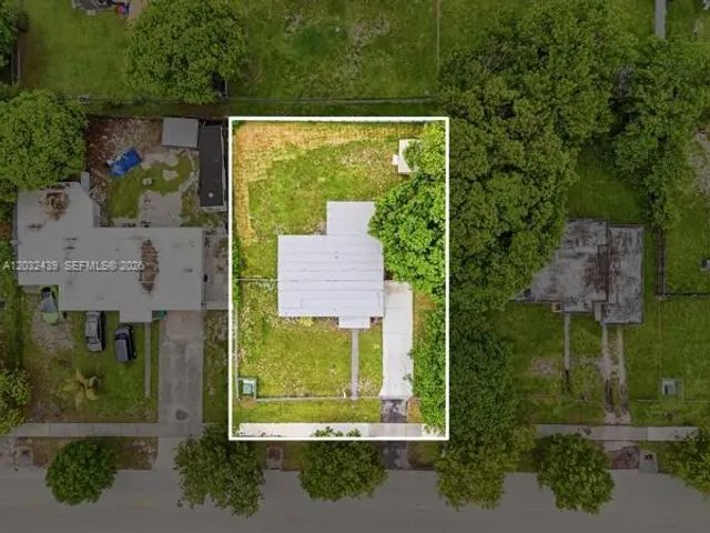 3 of 21 - 2520 Nw 160th Street, Miami Gardens, FL