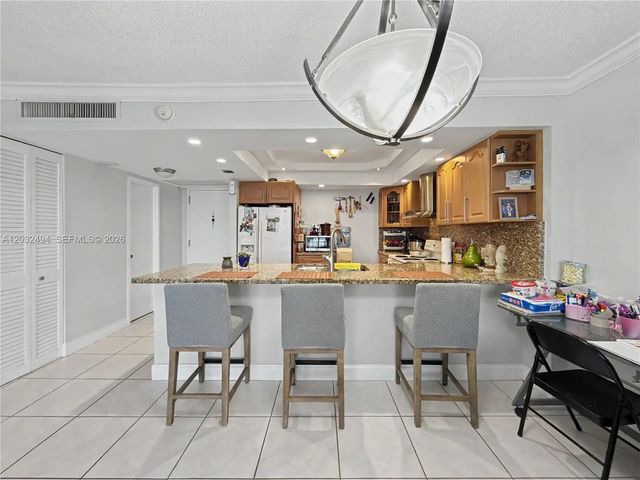 2 of 14 - 5701 Collins Avenue #1711, Miami Beach, FL