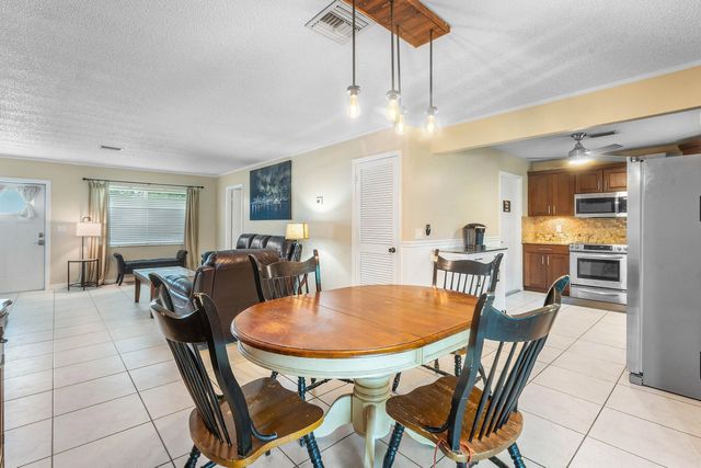5 of 24 - 1108 Sonata Way, Royal Palm Beach, FL