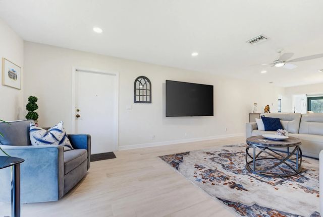 4 of 41 - 4854 Equestrian Circle #apt B, Boynton Beach, FL
