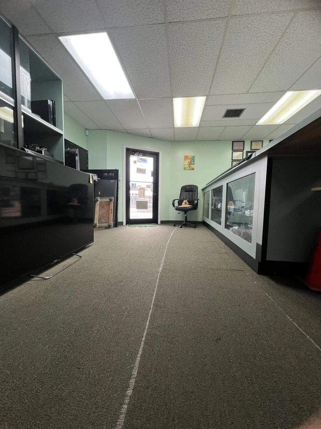 4 of 9 - 287 E Oakland Park Boulevard, Fort Lauderdale, FL