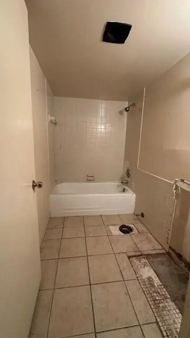 3 of 9 - 3162 N Pine Island Road, Sunrise, FL