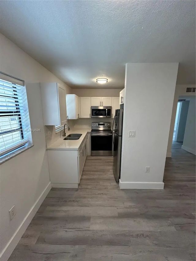 3 of 20 - 5960 W 25th Court #102, Hialeah, FL