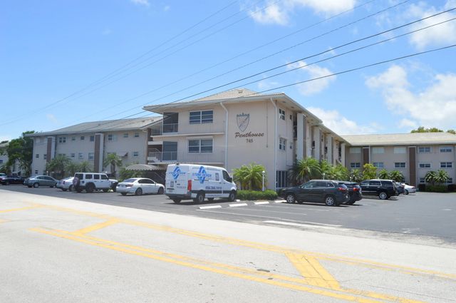 745 Se 19th Avenue #114, Deerfield Beach