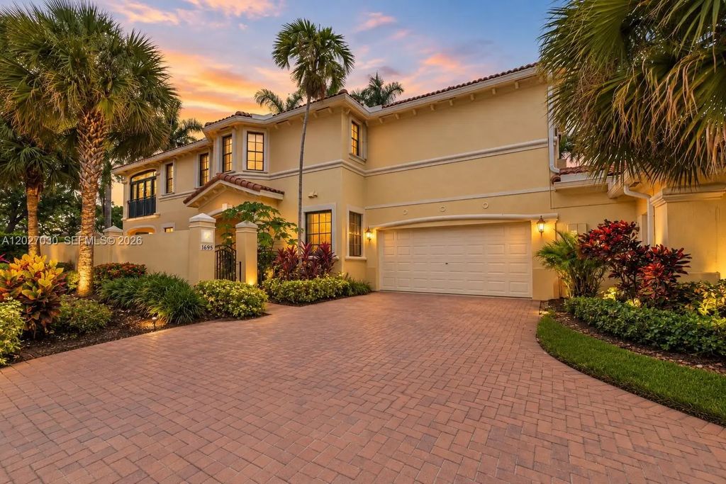 1695 Passion Vine Circle #22-1, Weston