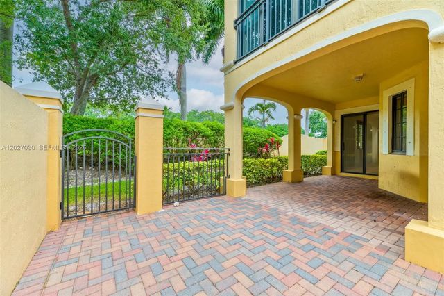 4 of 35 - 1695 Passion Vine Circle #22-1, Weston, FL