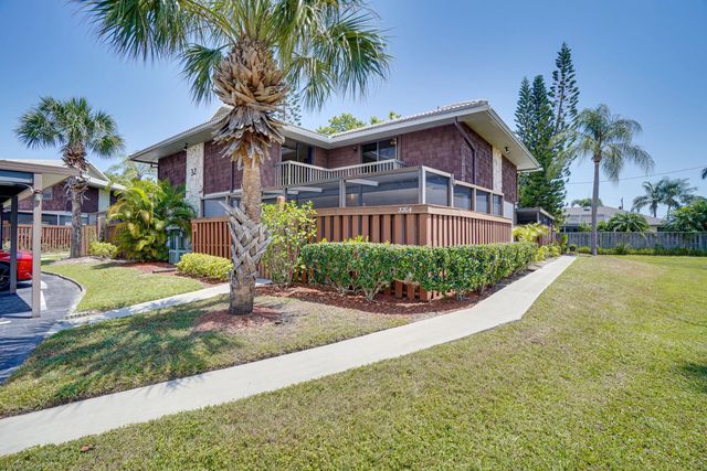 2 of 40 - 3201 Se Guinevere Lane #a, Port St. Lucie, FL