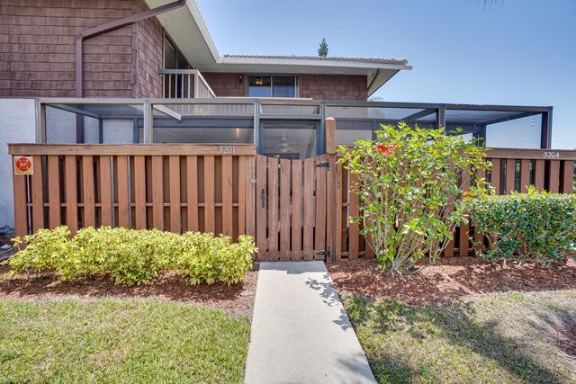 5 of 40 - 3201 Se Guinevere Lane #a, Port St. Lucie, FL