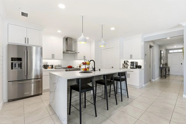 3 of 48 - 3899 Se Lee Street, Stuart, FL