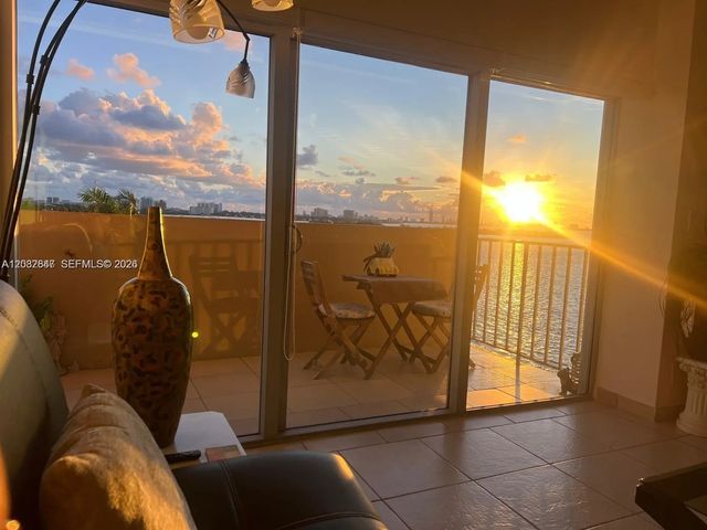 2 of 40 - 880 Ne 69th Street #6r, Miami, FL