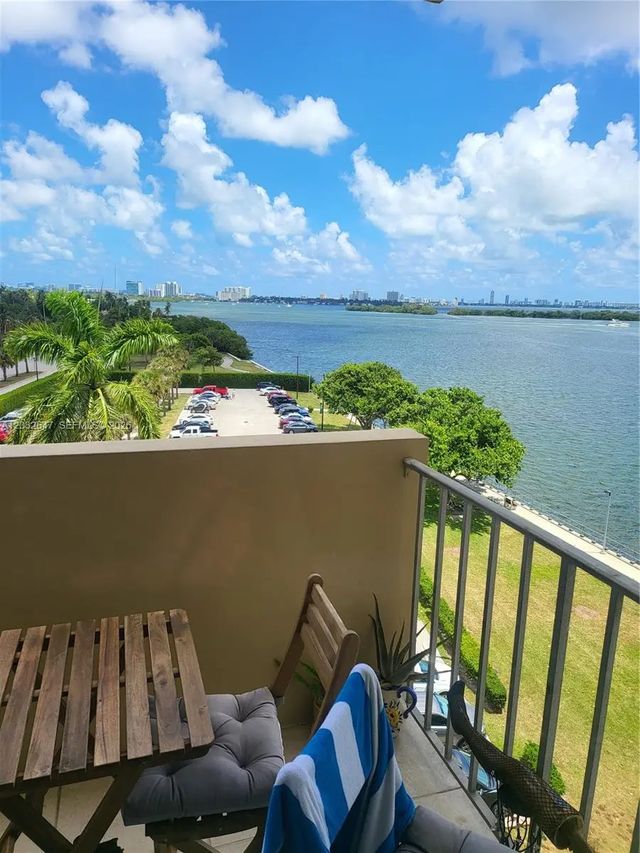 3 of 40 - 880 Ne 69th Street #6r, Miami, FL