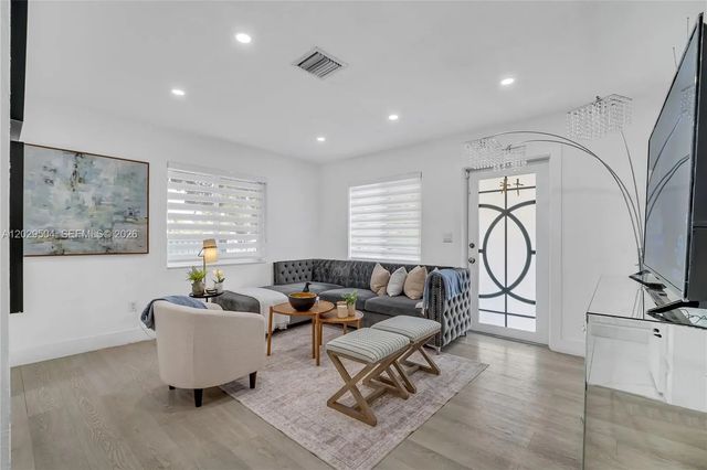 4 of 37 - 6404 Meade Street, Hollywood, FL