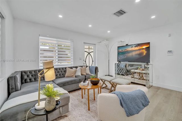 5 of 37 - 6404 Meade Street, Hollywood, FL