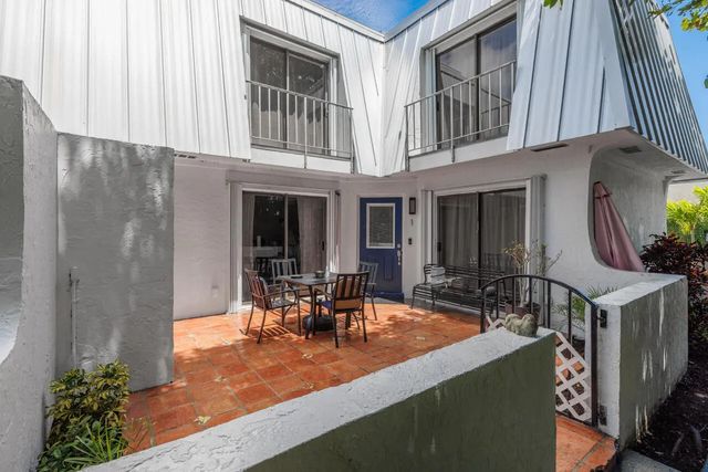 106 Linda Lane #1, Palm Beach Shores