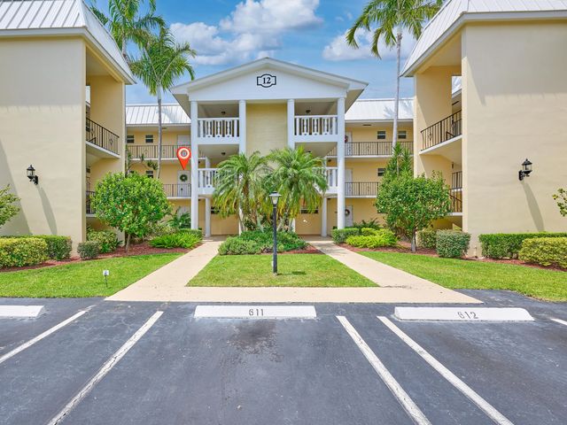 12 Colonial Club Drive #202, Boynton Beach