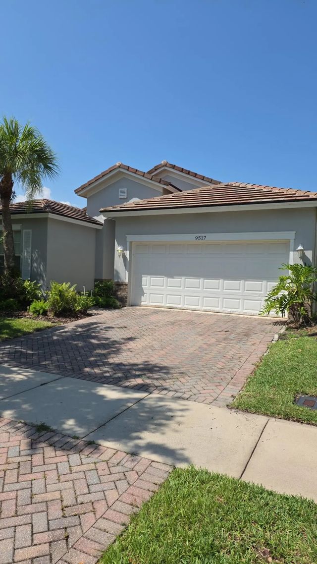 9517 Sw Flowermound Circle, Port St. Lucie