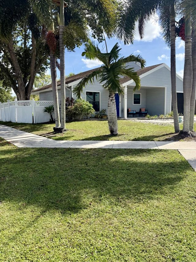 2 of 23 - 7856 Blackwood Lane, Lake Worth, FL