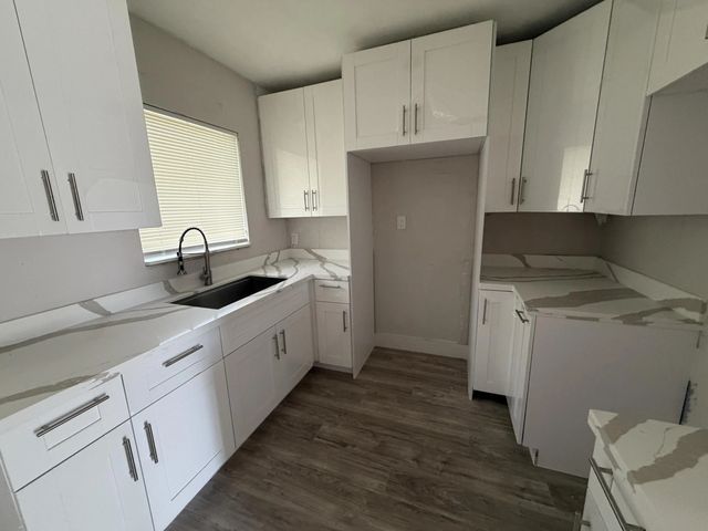 3 of 15 - 1437 Nw 10th Place, Fort Lauderdale, FL