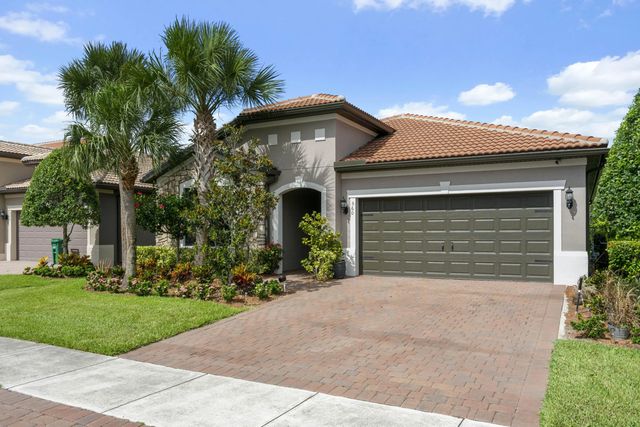 2 of 51 - 560 Se Monet Drive, Port St. Lucie, FL