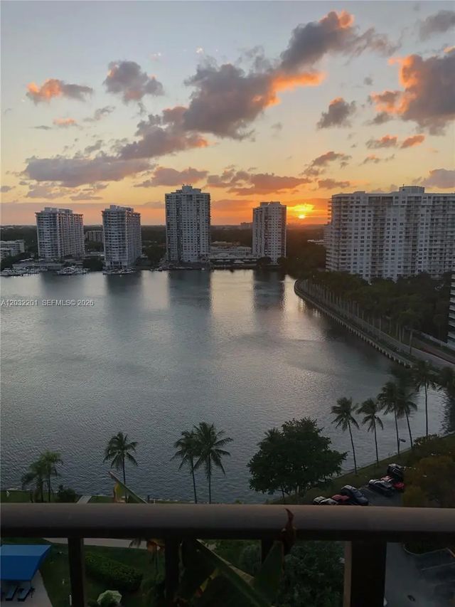 3 of 53 - 18181 Ne 31st Court #1710, Aventura, FL