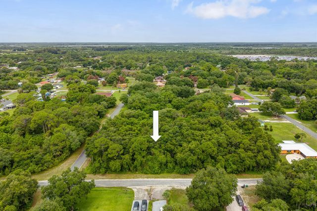 4 of 5 - 47 N St, Fort Pierce, FL