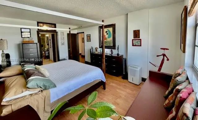4 of 39 - 500 Bayview Drive #1923, Sunny Isles Beach, FL