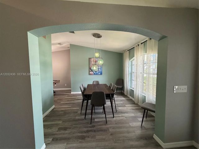 5 of 18 - 389 Ne Surfside Avenue, Port St. Lucie, FL