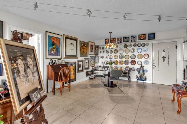 5 of 27 - 1400 Saint Charles Place #623, Pembroke Pines, FL