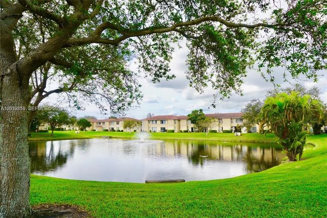 2 of 5 - 841 Twin Lakes Drive #30-a, Coral Springs, FL