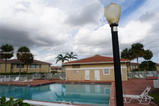 3 of 5 - 841 Twin Lakes Drive #30-a, Coral Springs, FL