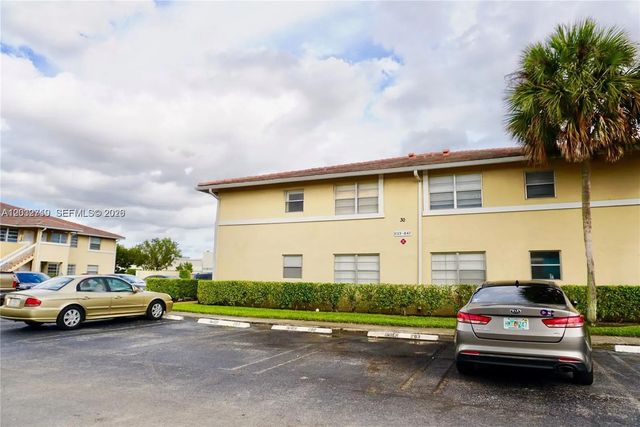 4 of 5 - 841 Twin Lakes Drive #30-a, Coral Springs, FL