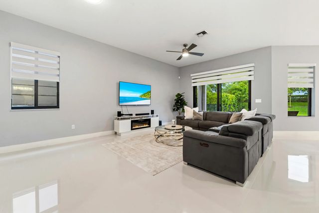 4 of 92 - 10555 Waves Way, Parkland, FL