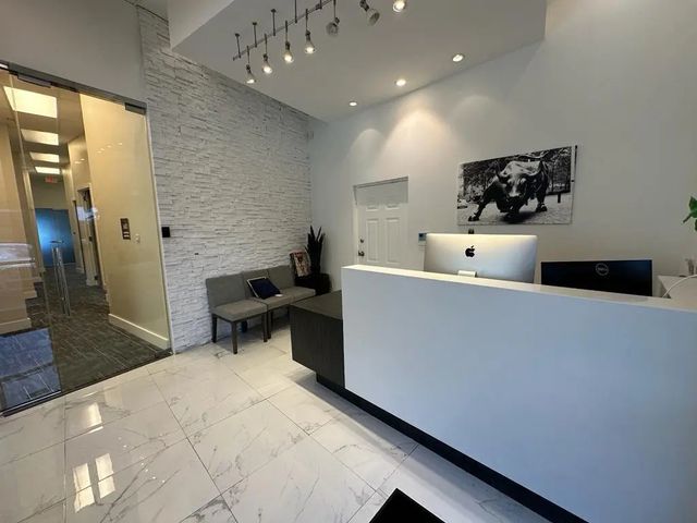 425 Nw 10th Terrace, Hallandale Beach