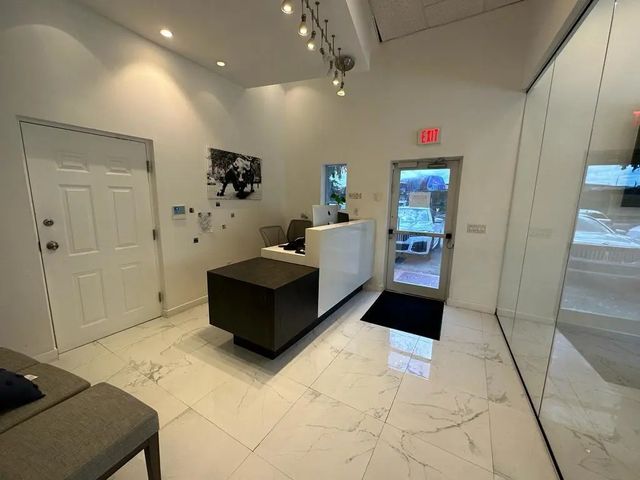 2 of 36 - 425 Nw 10th Terrace, Hallandale Beach, FL
