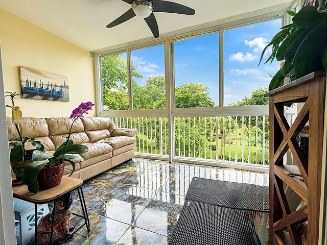 5 of 25 - 4200 Hillcrest Drive #403, Hollywood, FL