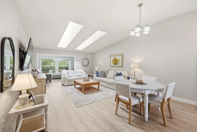 8227 Se Croft Circle #k-7, Hobe Sound
