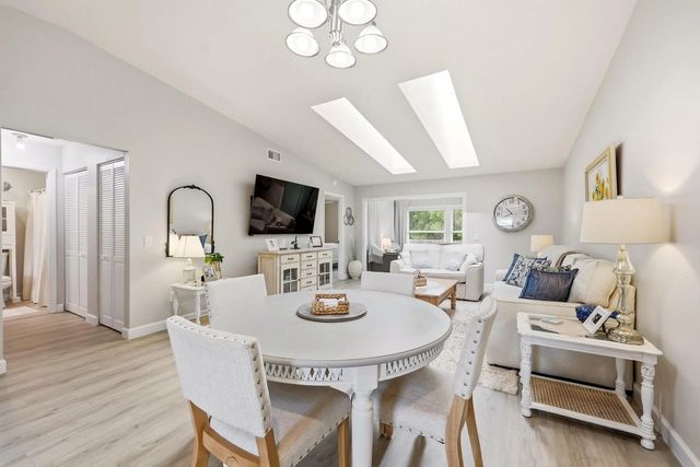 5 of 25 - 8227 Se Croft Circle #k-7, Hobe Sound, FL