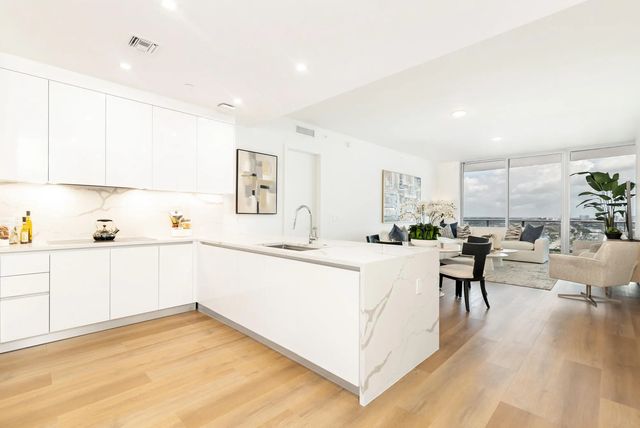 220 Lake Shore Drive #1813, Lake Park