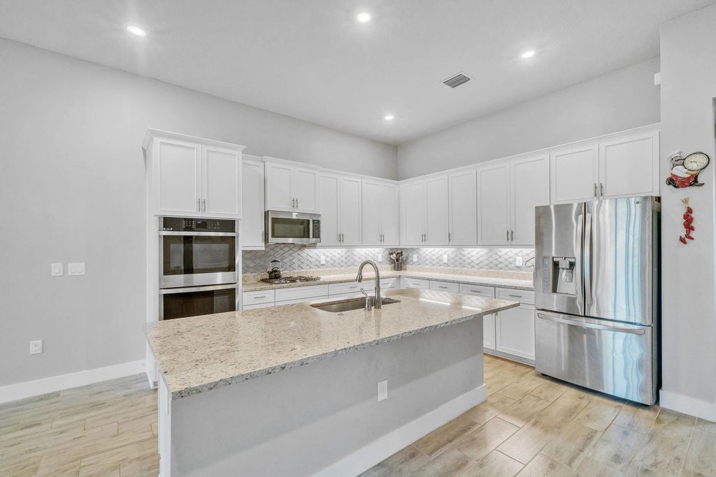 7524 N Blue Spring Drive, Parkland