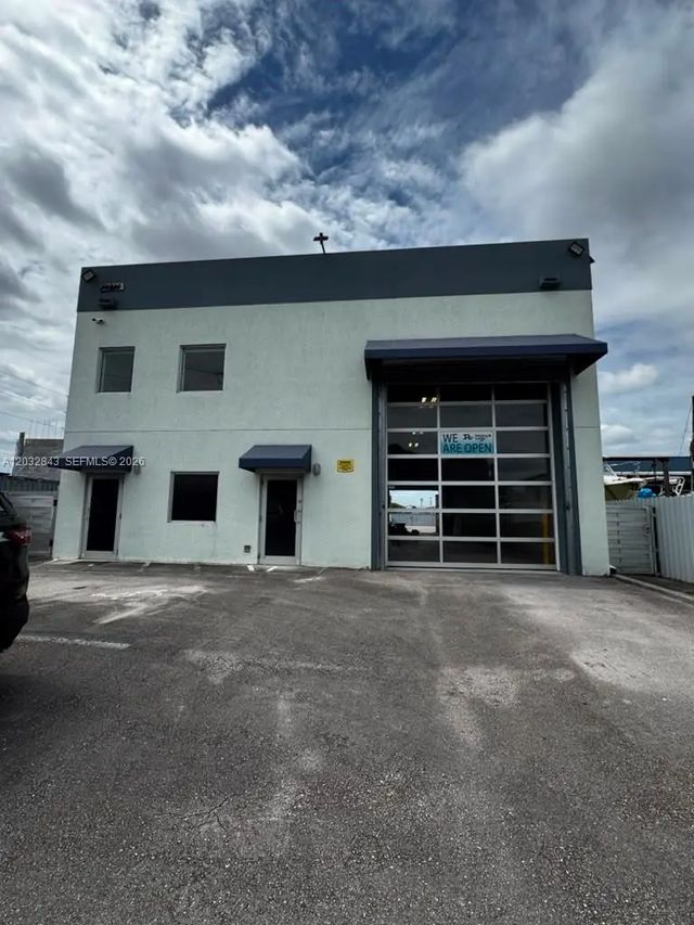 10810 Nw 22nd Street, Sweetwater