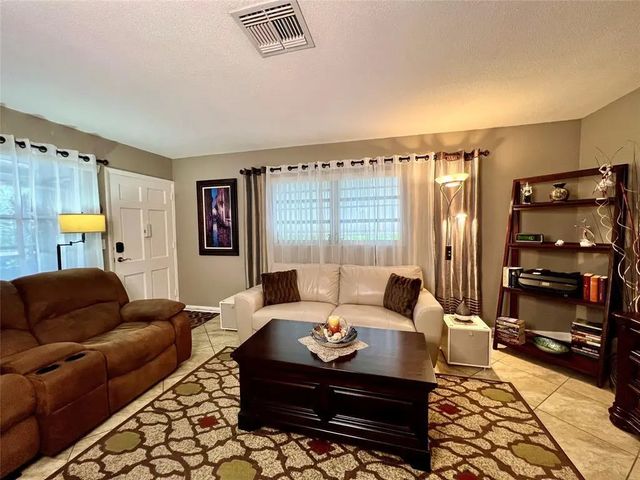 3 of 14 - 160 Ne 8th Avenue #1b, Hallandale Beach, FL