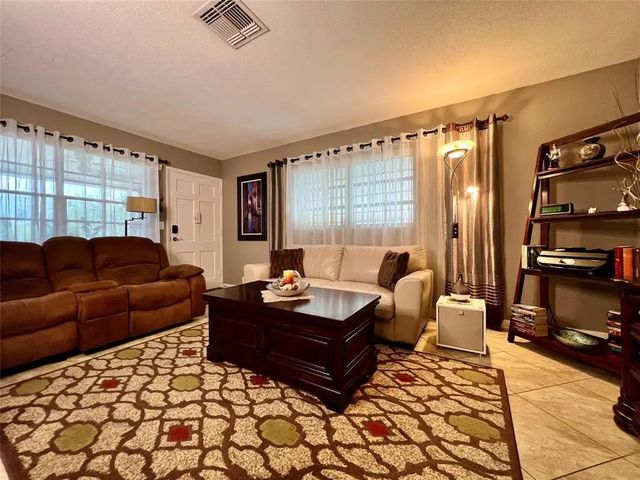 4 of 14 - 160 Ne 8th Avenue #1b, Hallandale Beach, FL