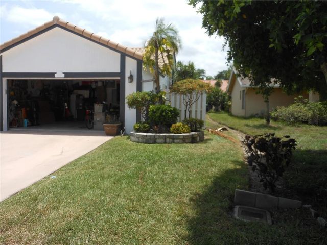 3 of 25 - 8706 Nw 83rd Street, Tamarac, FL