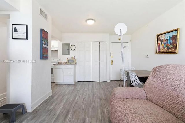 3 of 13 - 210 Fontainebleau Boulevard #402, Miami, FL