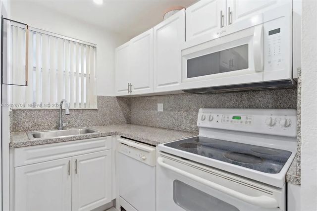 5 of 13 - 210 Fontainebleau Boulevard #402, Miami, FL