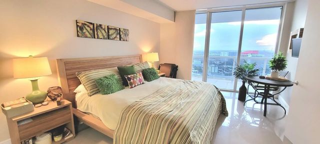 5 of 24 - 1850 S Ocean Drive #3806, Hallandale Beach, FL