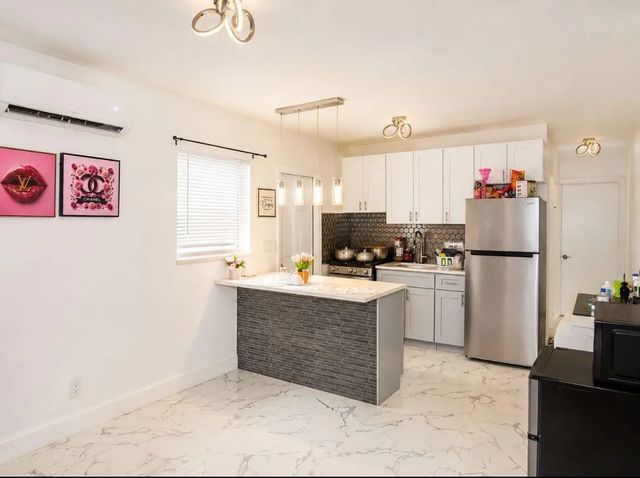 4 of 16 - 306 Ne 6th Street #1-4, Hallandale Beach, FL