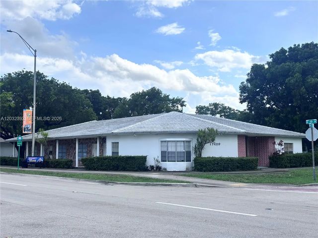 2 of 26 - 17280 Ne 19th Avenue, North Miami Beach, FL
